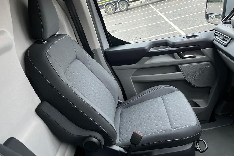 Used Ford TRANSIT CUSTOM YO25URE 39