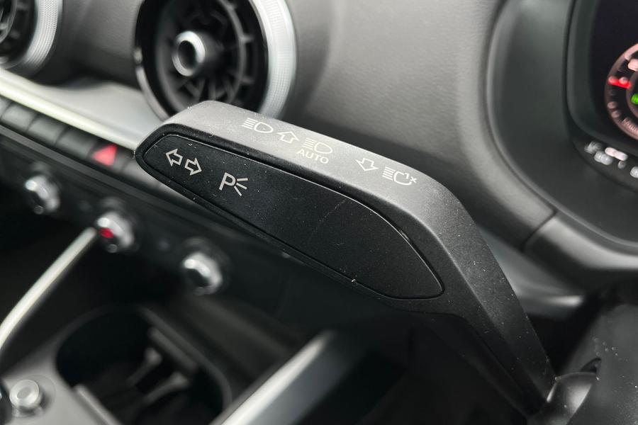 Audi Q2 Photo autoimg-4ff7316baaeae3b167b9a5f95c59782d44d9a78e.jpg