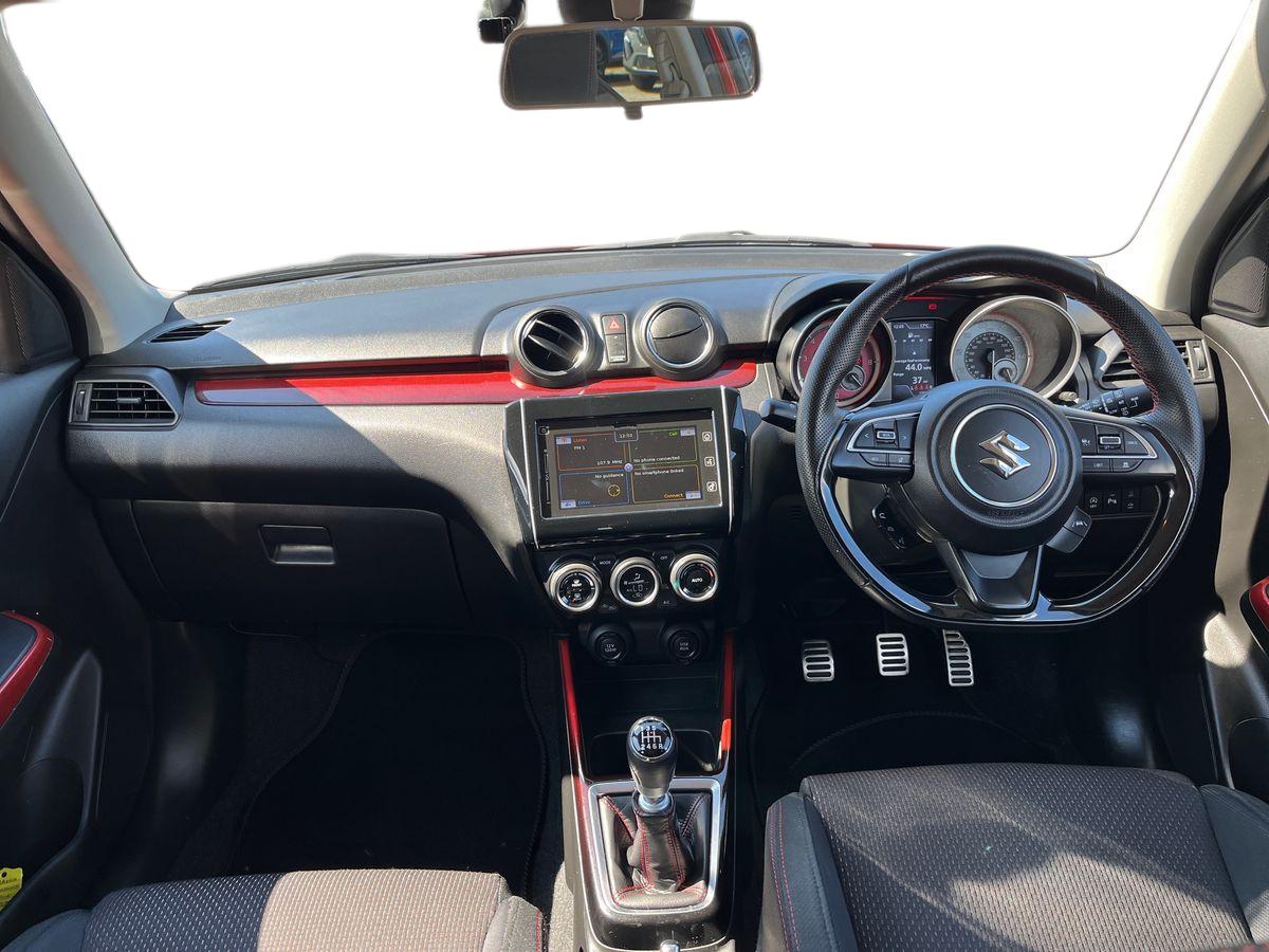 Suzuki Swift Photo 9