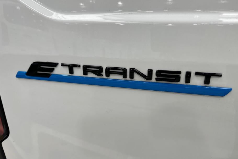 Used FORD E-TRANSIT COURIER LL75RMO 7