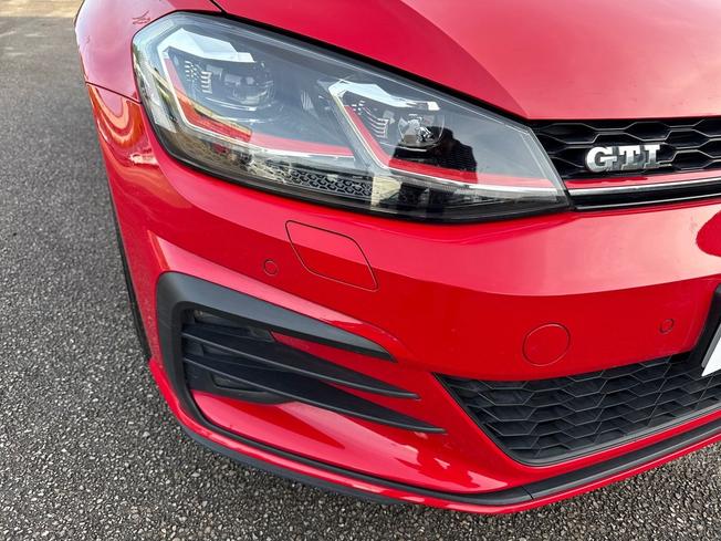 VOLKSWAGEN Golf Photo 19