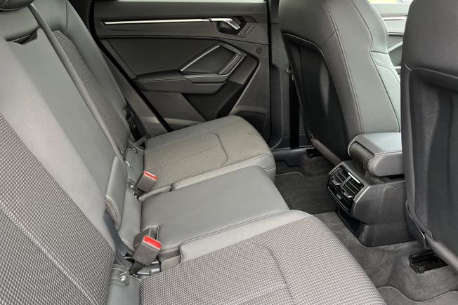 AUDI Q3 Photo 43