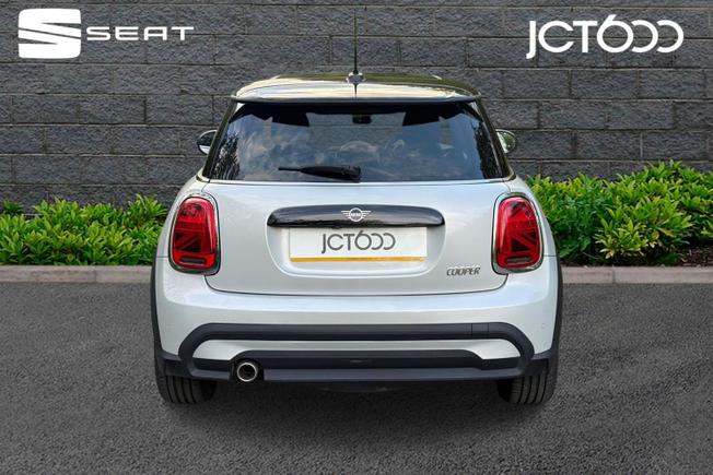 MINI Hatch Photo 7