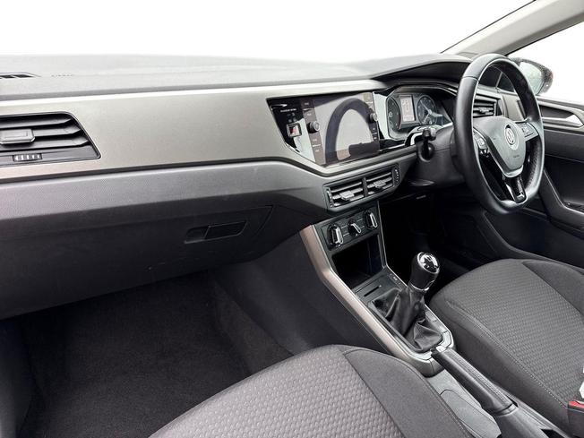 VOLKSWAGEN Polo Photo 2