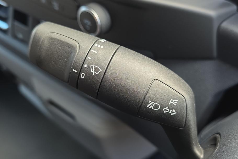 Used FORD TRANSIT CUSTOM WP75YAG 32