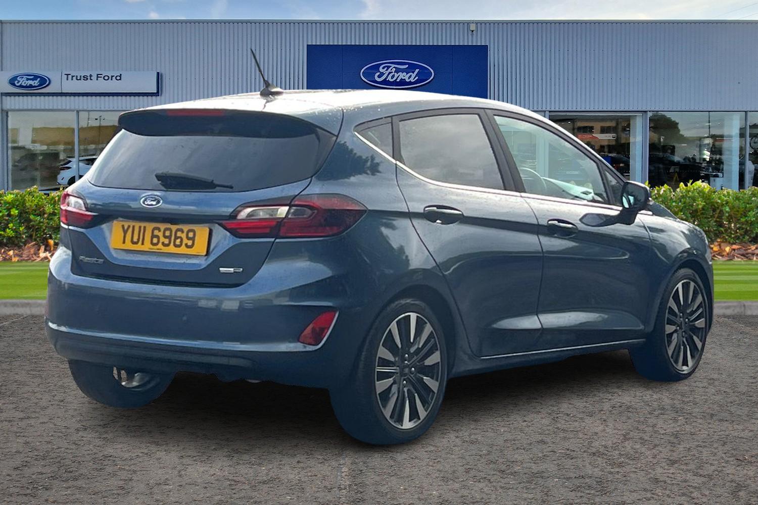 Ford FIESTA Photo 3