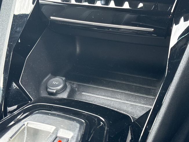 PEUGEOT 2008 Photo 52