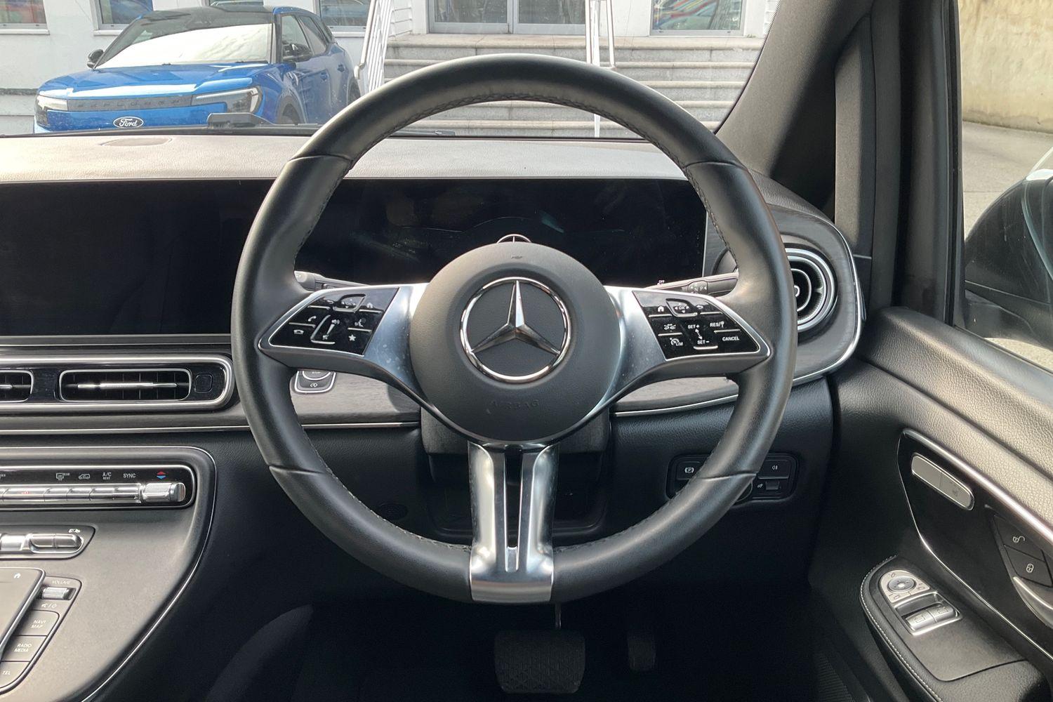 Mercedes-Benz V CLASS Photo 11