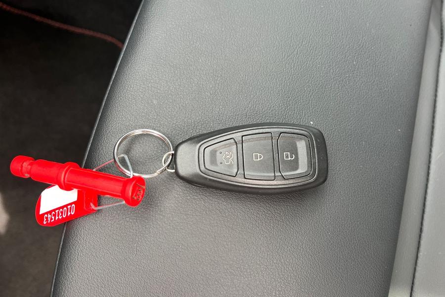 Ford Kuga Photo autoimg-50225ba7593a978c9af873ff726f66e6afa33c88.jpg