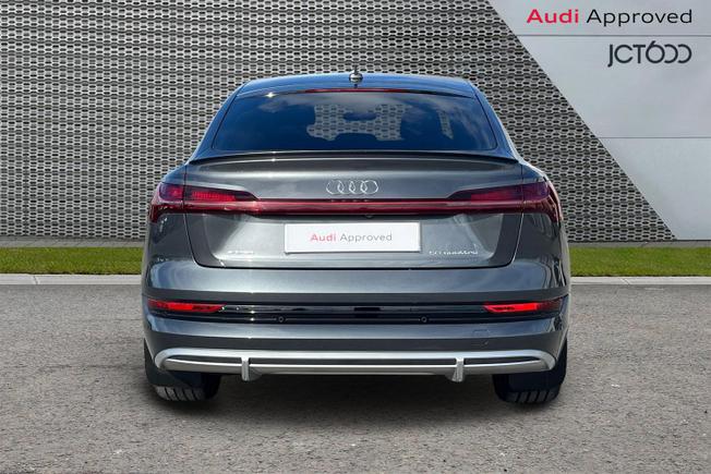 AUDI e-tron Photo 7