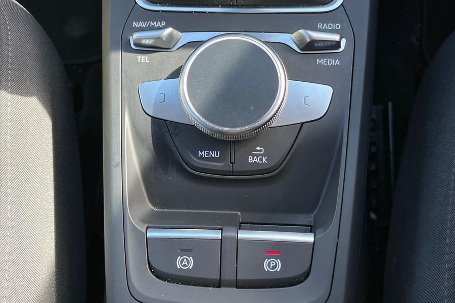 Audi Q2 Photo autoimg-50267de3fc4e01152a3e056653146dd008f0e5d7.jpg