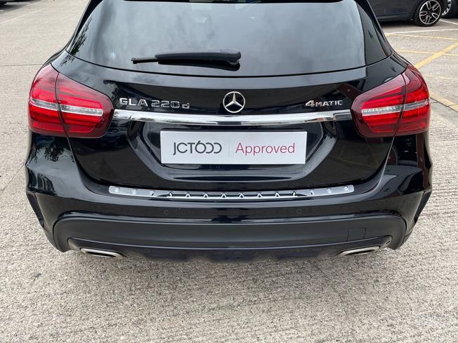 MERCEDES-BENZ GLA Photo 25