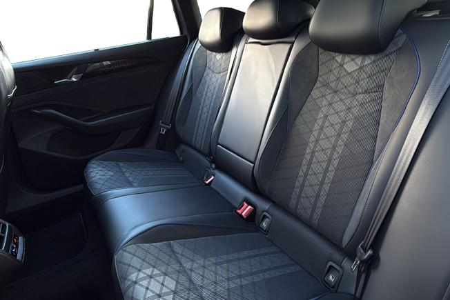 VOLKSWAGEN Passat Photo 9