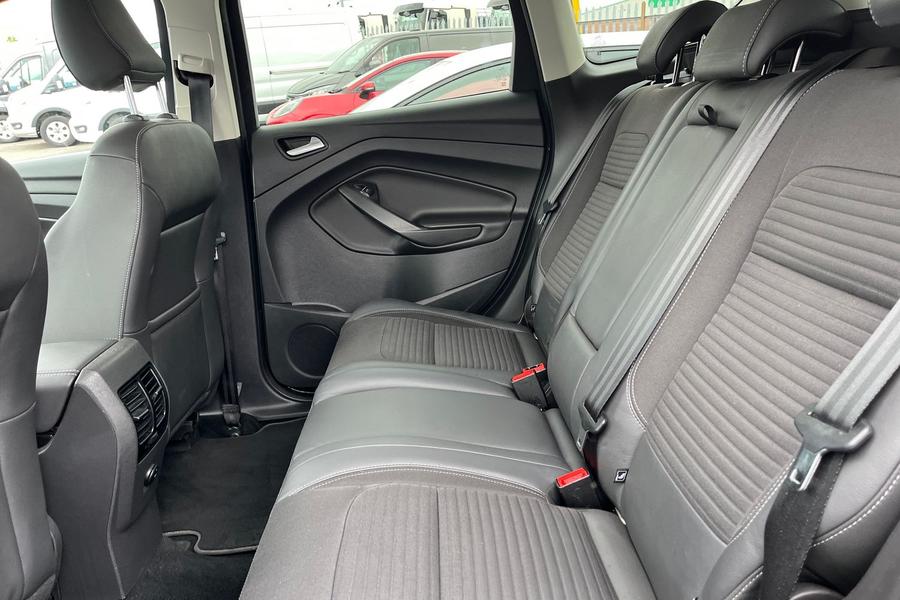 Ford KUGA Photo autoimg-50375a3d98b4146b477314f8db23648919106a7a.jpg