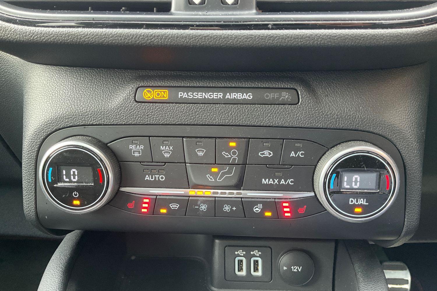 Ford KUGA Photo 28