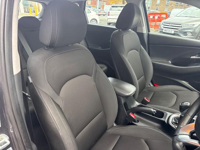 HYUNDAI i30 Photo 47