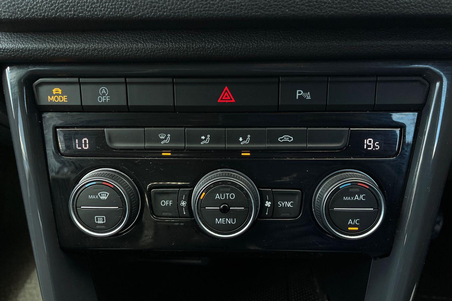Volkswagen T-ROC Photo 24
