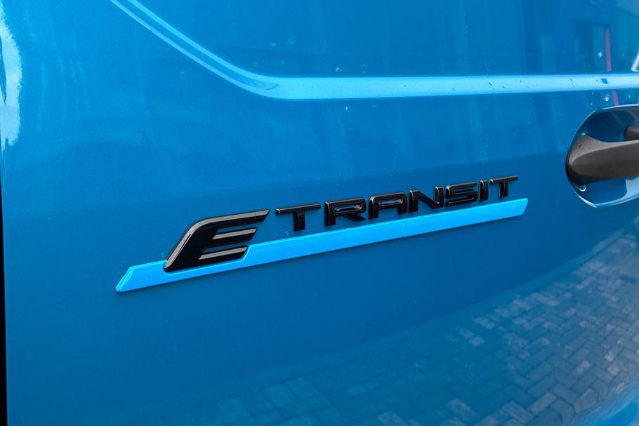 Used Ford TRANSIT COURIER SW25HKX 20
