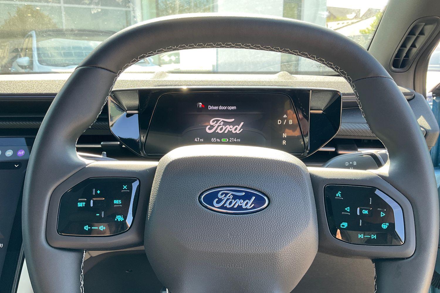 Ford Explorer Photo 11