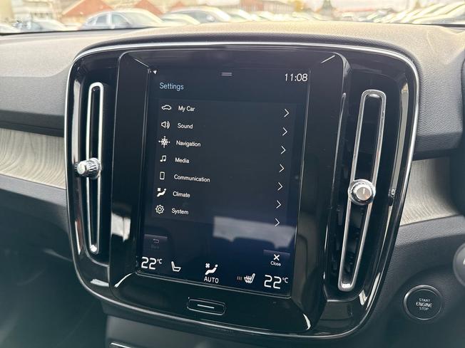 VOLVO XC40 Photo 23