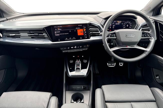 Audi Q4 Photo 10