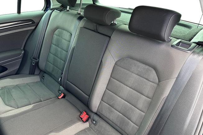 VOLKSWAGEN Golf Photo 9