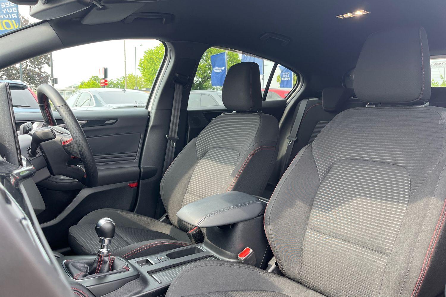 Ford Focus Photo 18
