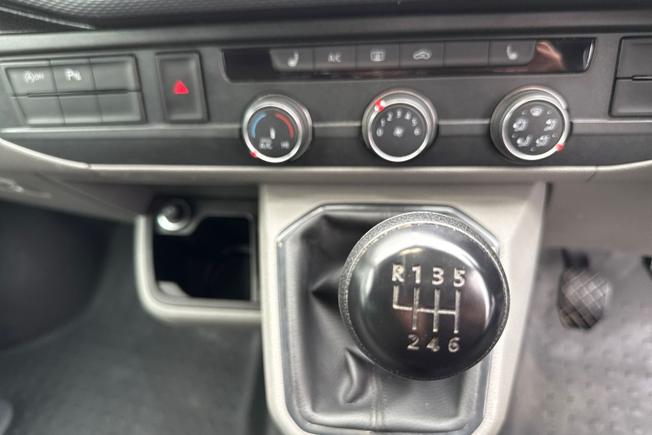 VOLKSWAGEN Transporter Photo 35