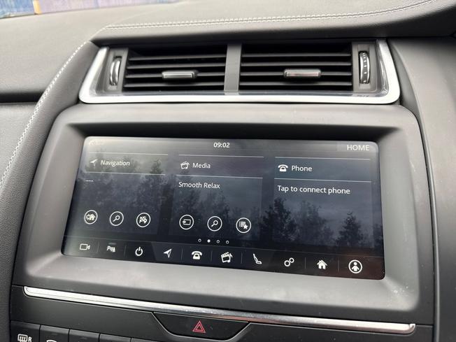 JAGUAR E-Pace Photo 33