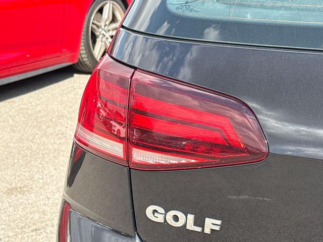 VOLKSWAGEN Golf Photo 39