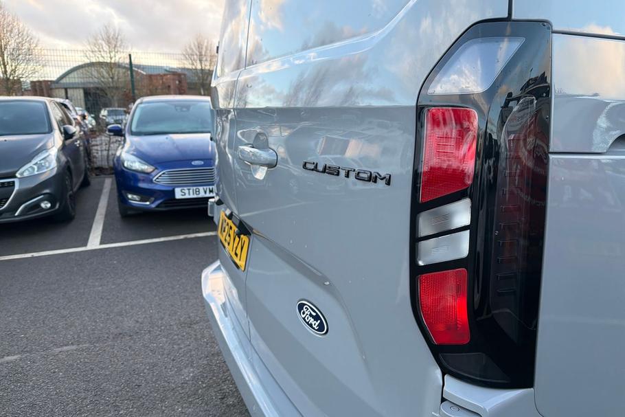 Used Ford TRANSIT CUSTOM WP25YZY 17