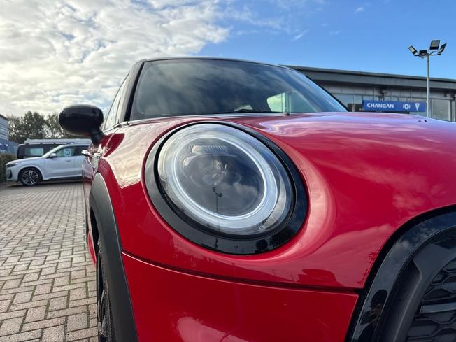 MINI Hatch Photo 19