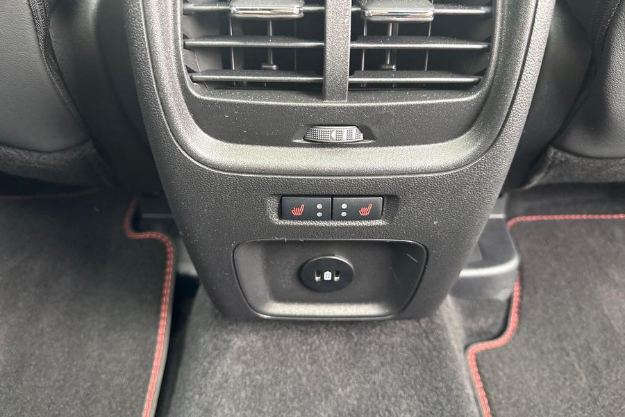 Ford KUGA Photo autoimg-50642d2b77f877420ab1c5e7afafc33c2757abda.jpg