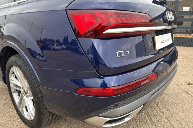AUDI Q7 Photo 27