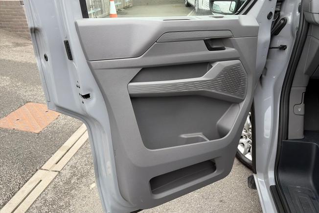 VOLKSWAGEN Transporter Photo 25