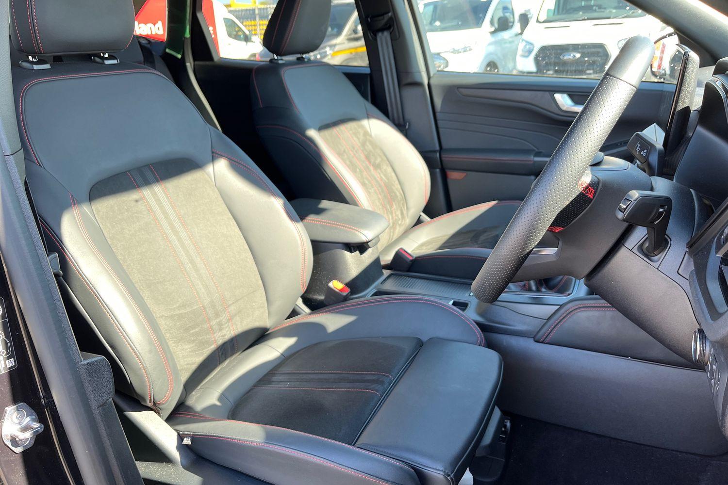Ford KUGA Photo 16