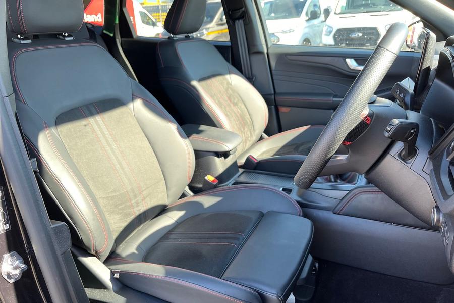 Ford KUGA Photo autoimg-50723f4dd773d61e4c5a1808d322e7aa1bd1b579.jpg