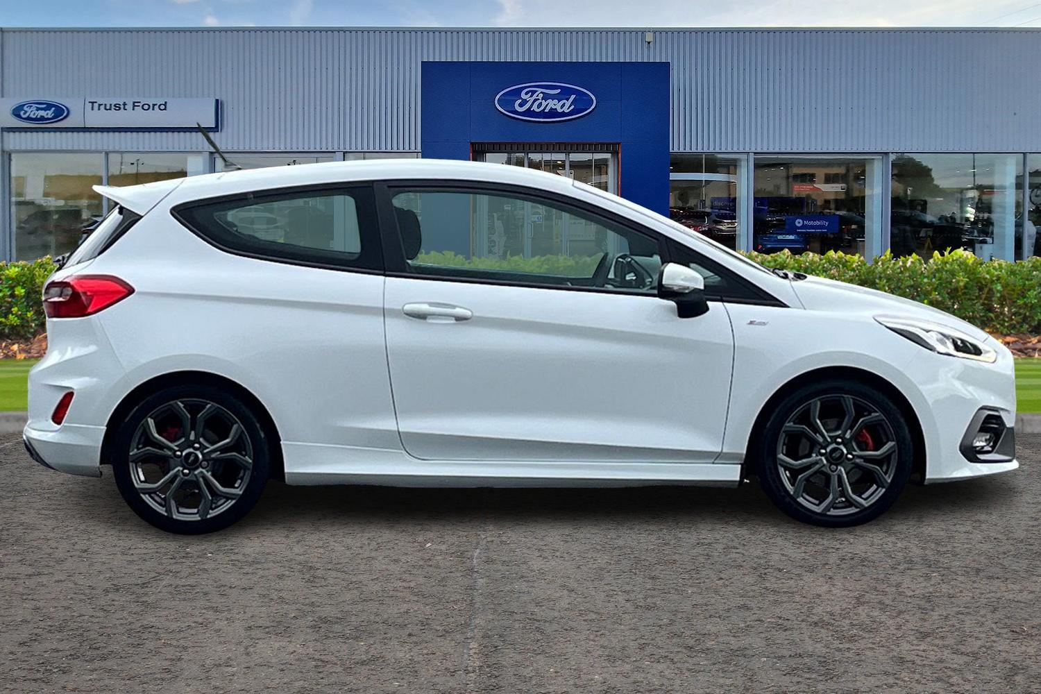 Ford Fiesta Photo 2
