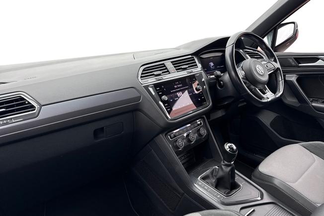 VOLKSWAGEN Tiguan Photo 2
