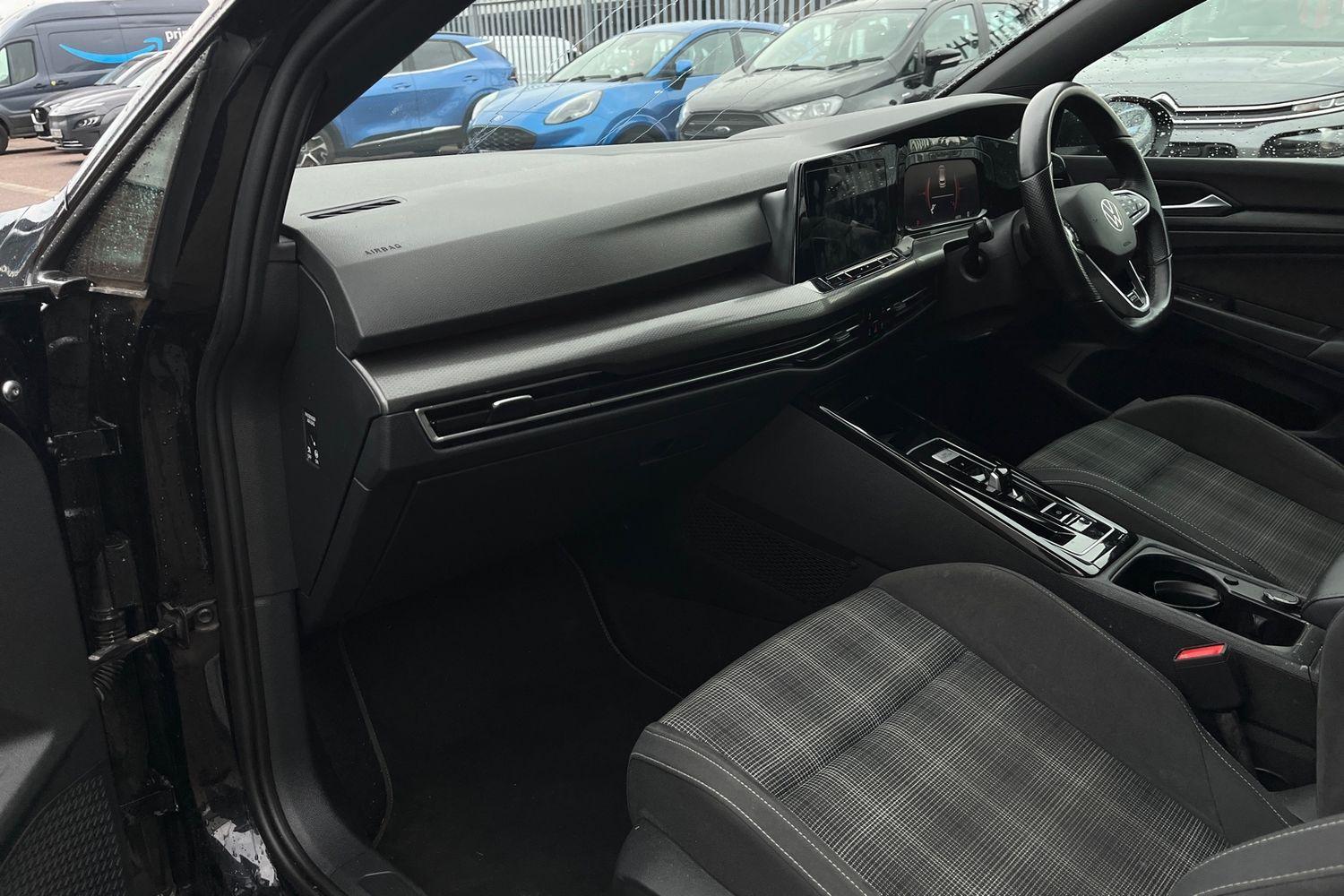 Volkswagen GOLF Photo 17