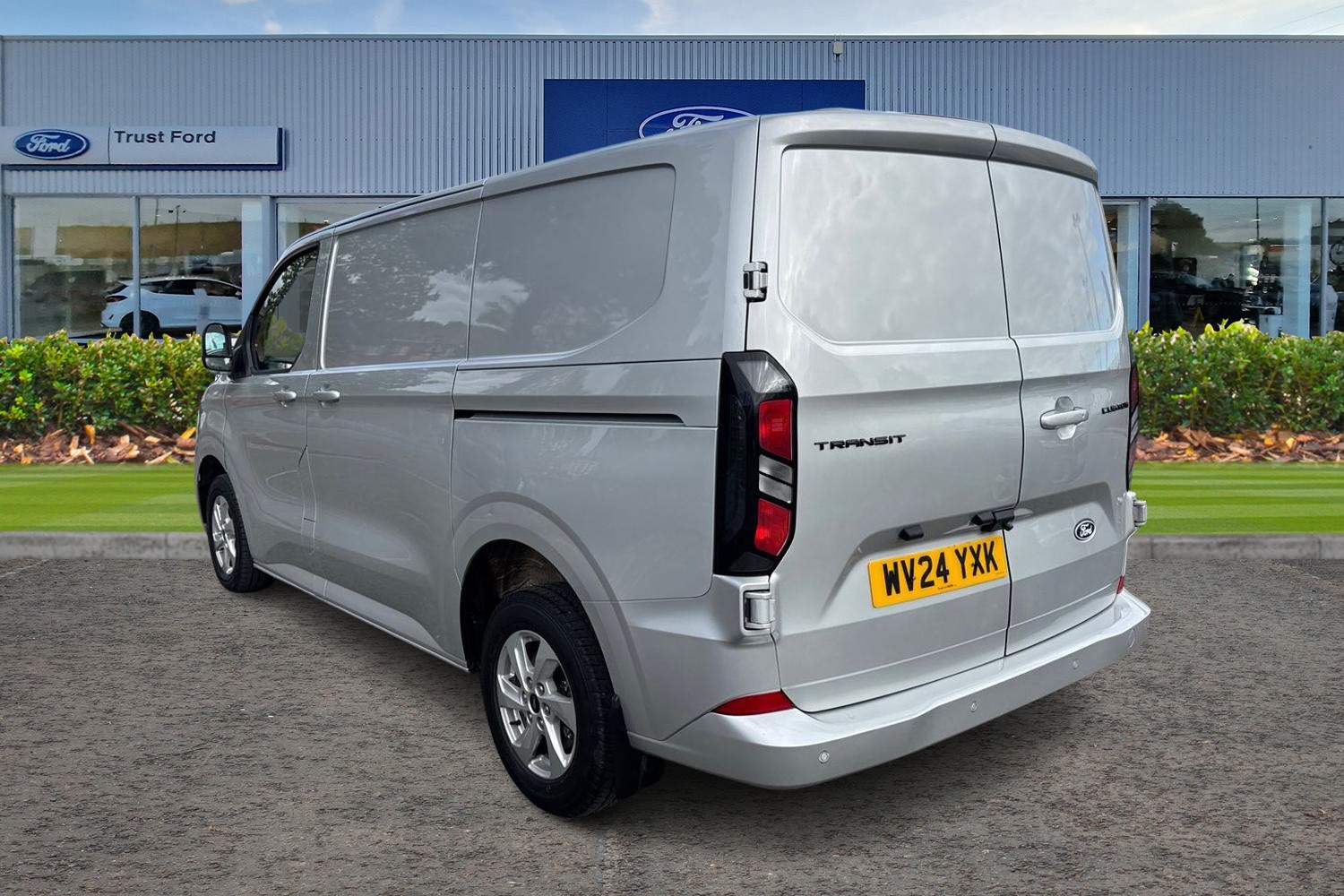 Ford TRANSIT CUSTOM Photo 1