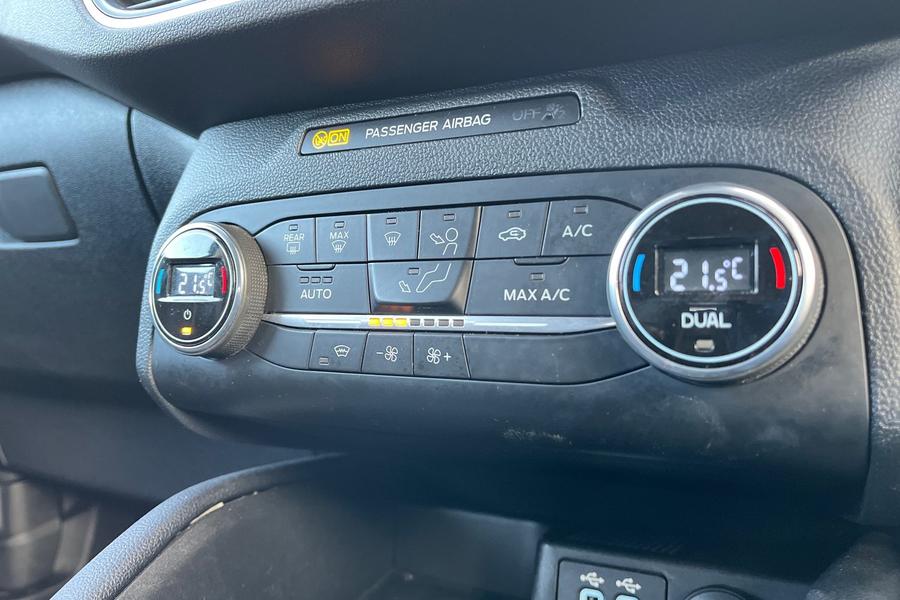 Ford KUGA Photo autoimg-508177ab46711fe453fe3032fbf68330800a2603.jpg