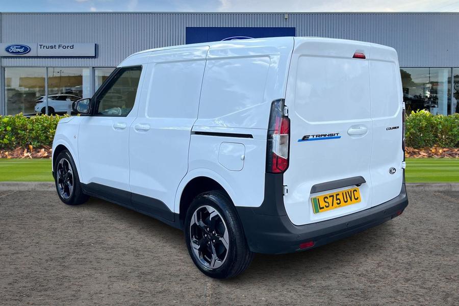 Ford E-Transit Courier Photo autoimg-5081fe722018e12abda83c6a714a9e894fc0443b.jpg