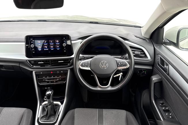 Volkswagen T-Roc Photo 11