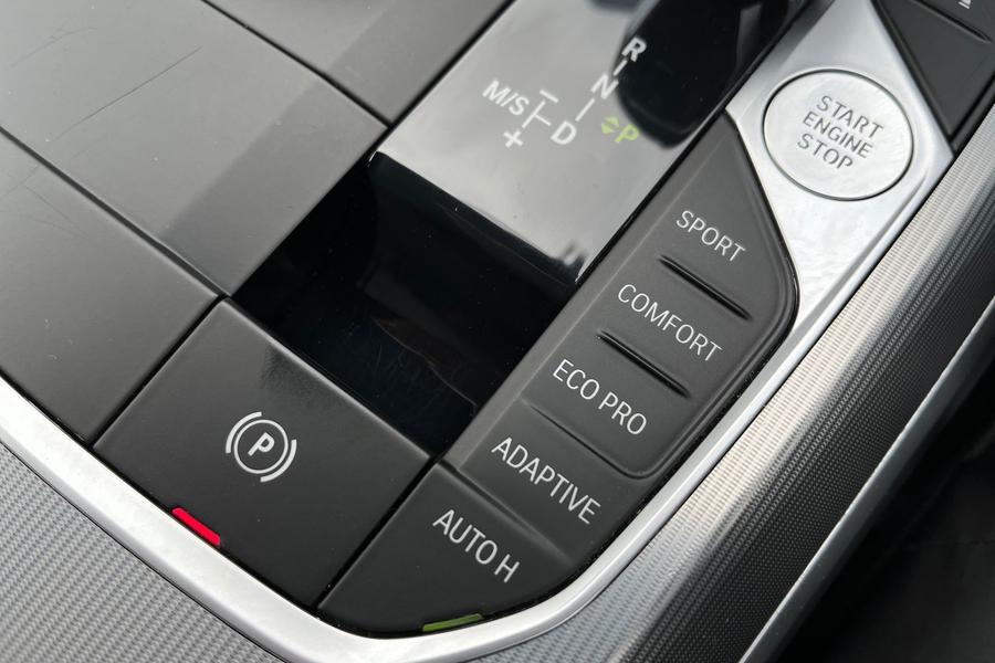 BMW 3 Series Photo autoimg-508456f49a54e2d8fe8334009ce0d27356238787.jpg
