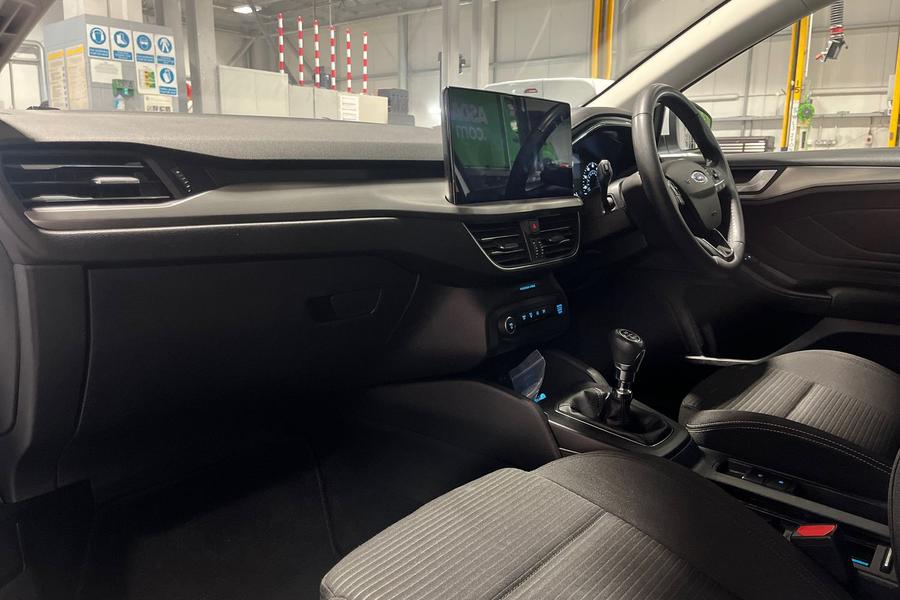 Ford FOCUS Photo autoimg-5086f8c7a3cd2279c44f98c58f78302cdbd6234b.jpg