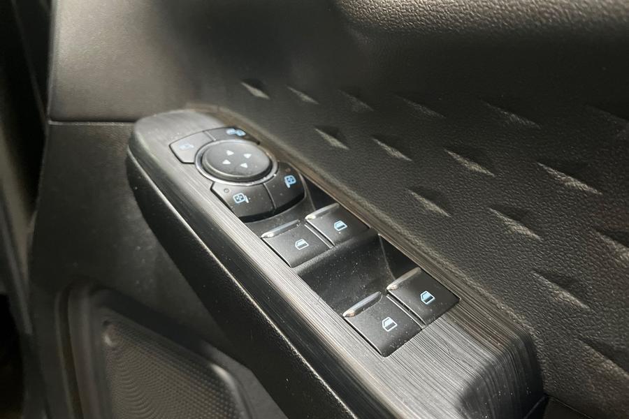 Ford KUGA Photo autoimg-508a8fbda1defb33f10b2a36933145a17280211a.jpg