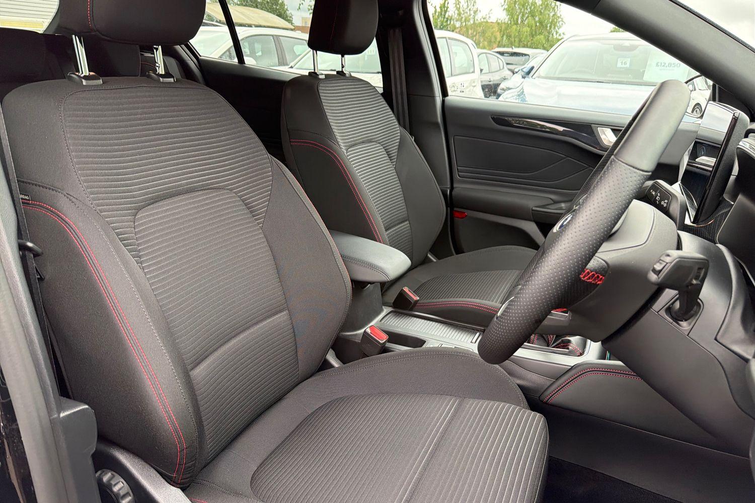 Ford Focus Photo 16