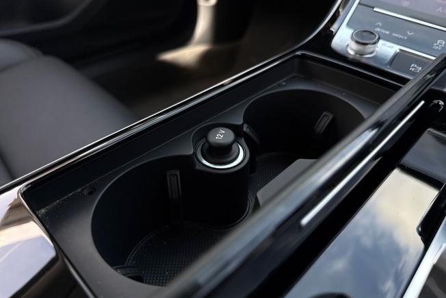 AUDI A8 Photo 27