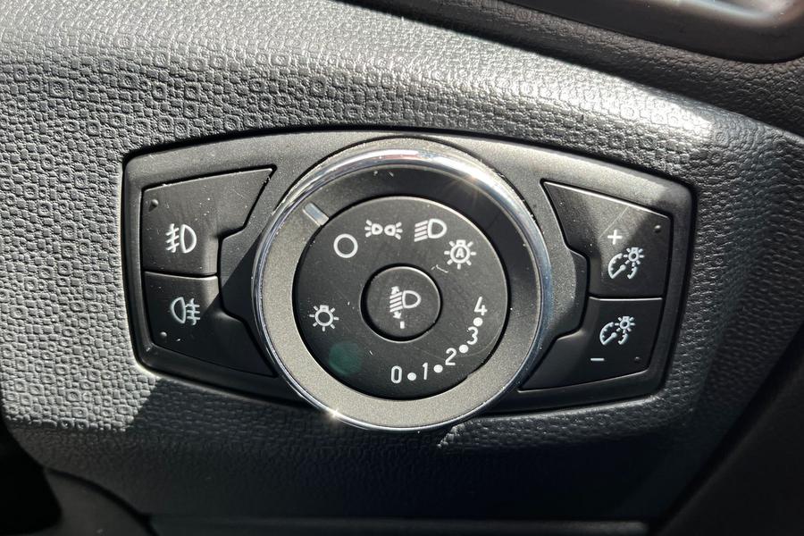 Ford EcoSport Photo autoimg-509121258f4e64498b8d1268eeb0ce4b8b2a1def.jpg